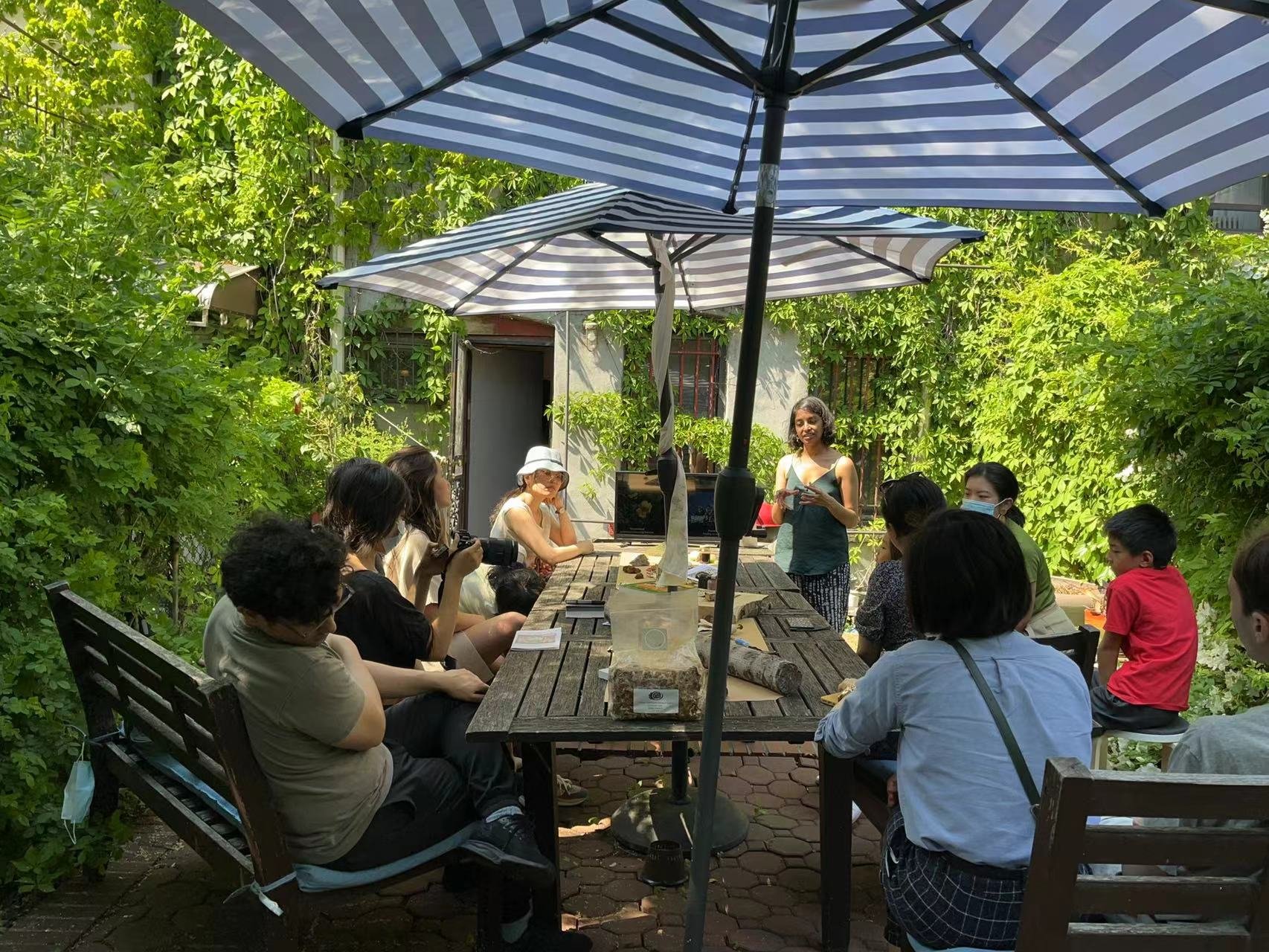  Mushroom Workshop on May 21st, 2022. Photo by Ruoyun Chen, courtesy of Fou Gallery 