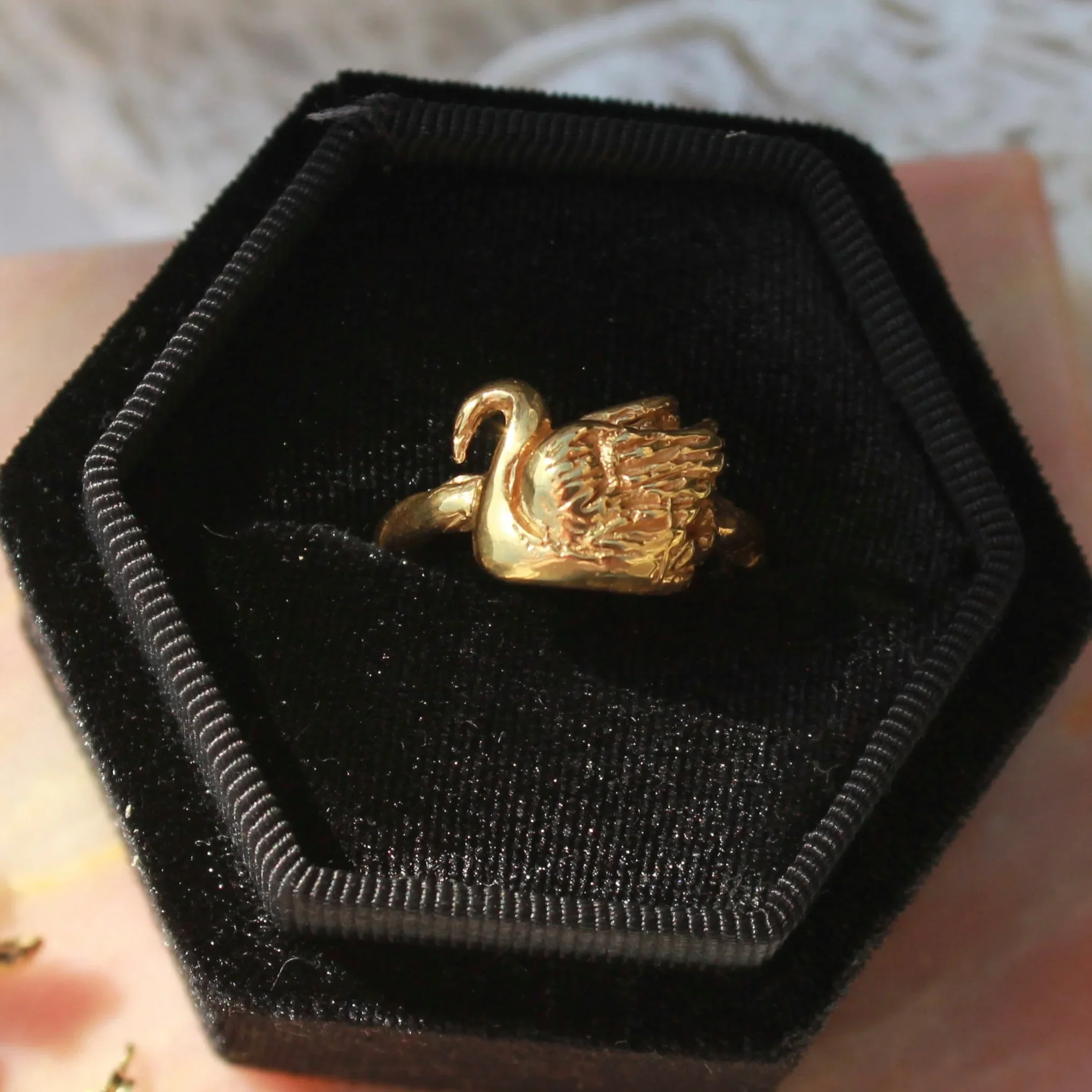 swan ring1.webp