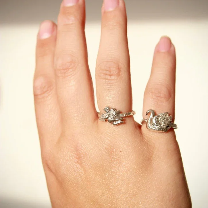 swan ring2.webp