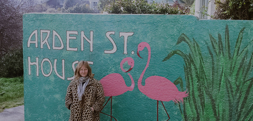Host-Joyce-with-flamingoes-2.jpg