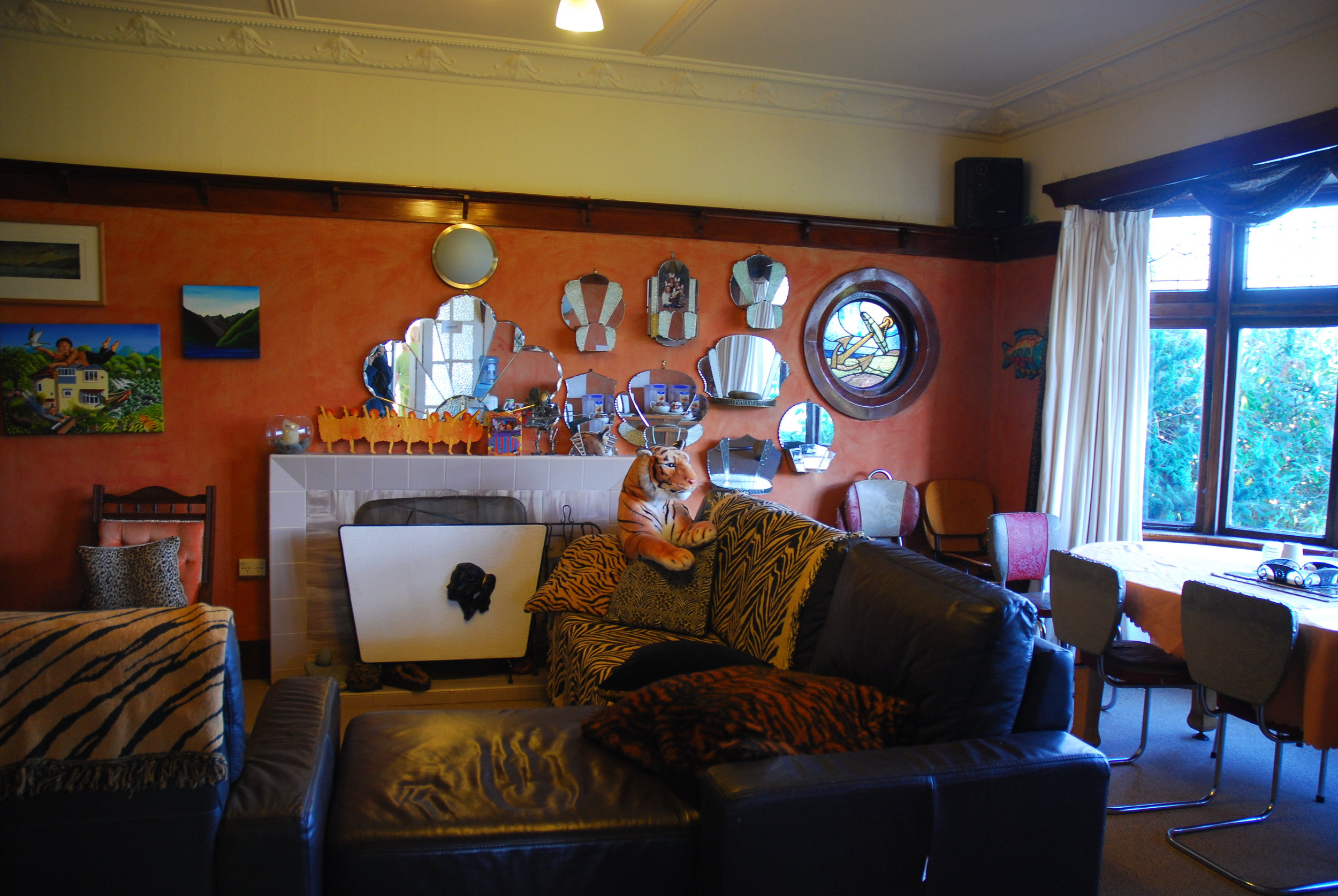 Guest Lounge.jpg