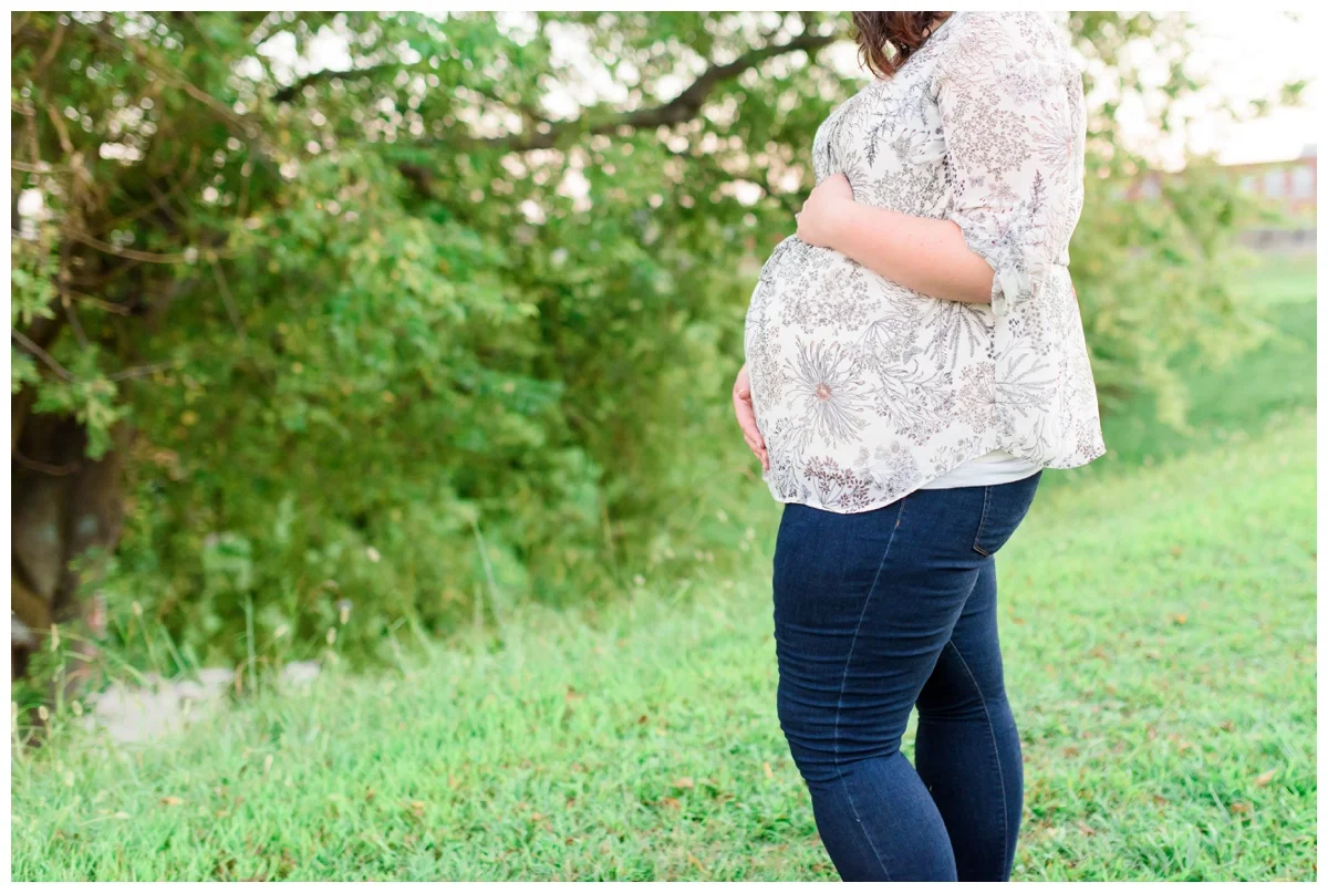 Becky Maternity_0074.jpg