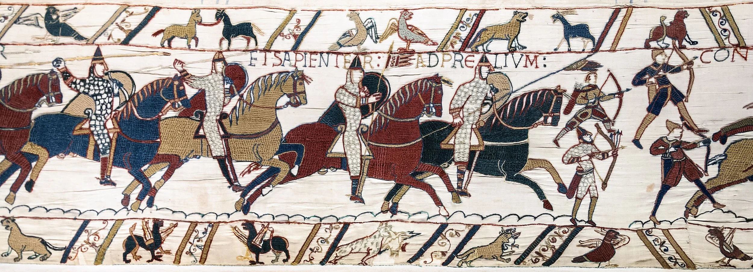 MA11 Bayeux_Tapestry_scene51_Battle_of_Hastings_Norman_knights_and_archers.jpeg