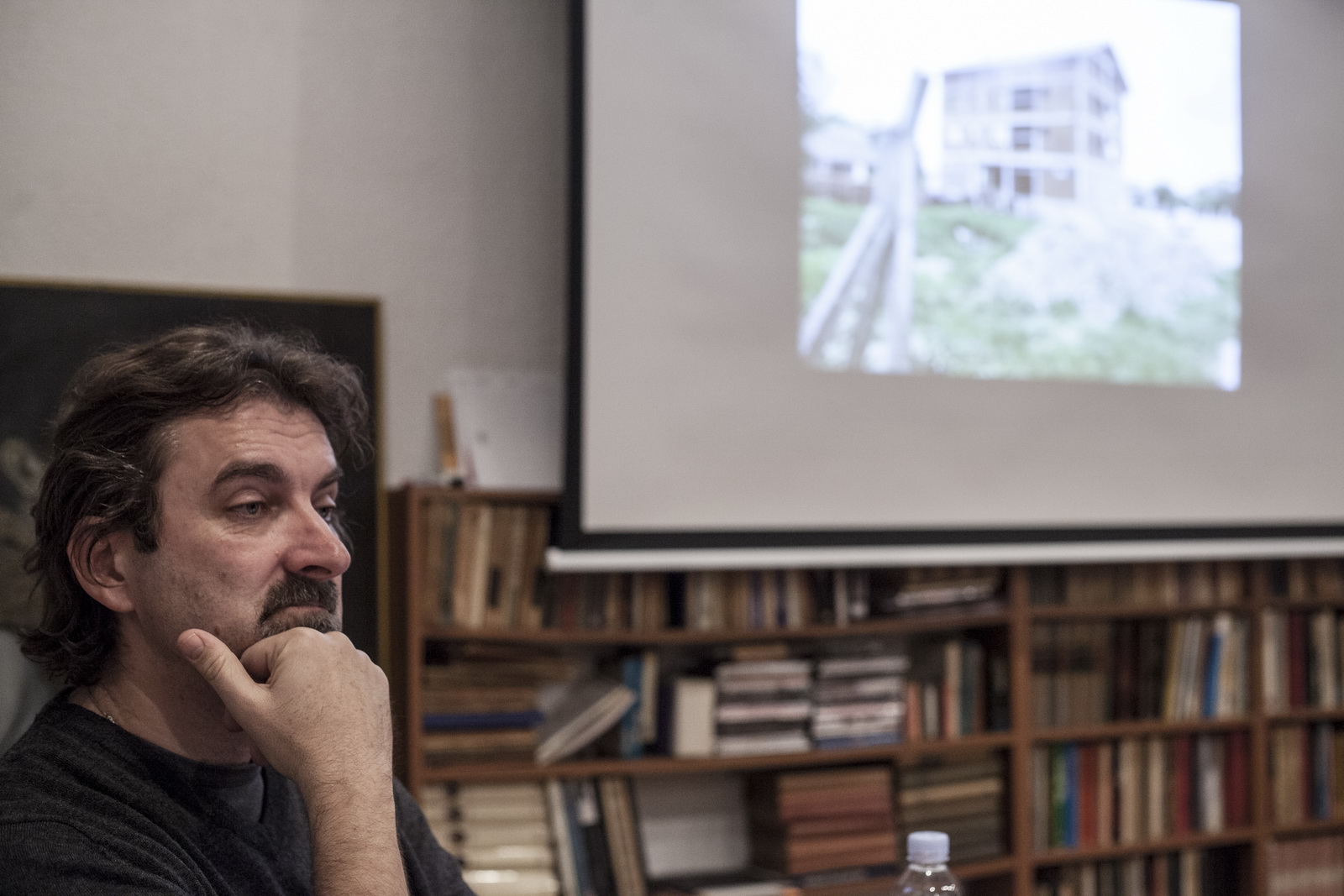Branislav Jakovljevic Predavanje Diletantske inscenacije i teatar zločina održano 25 novembra 2015  Foto Srdjan Veljović .jpg