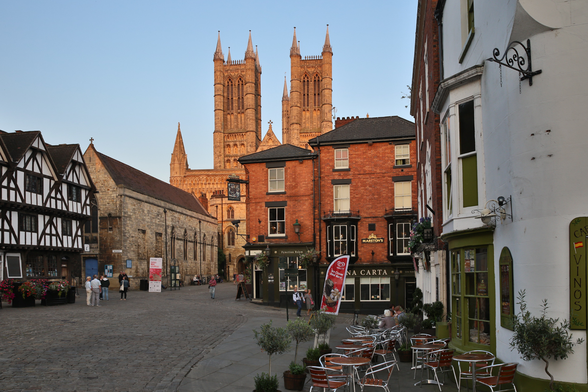 The Lincoln House is situated in the heart of Lincoln's famous Cathedral Quarter