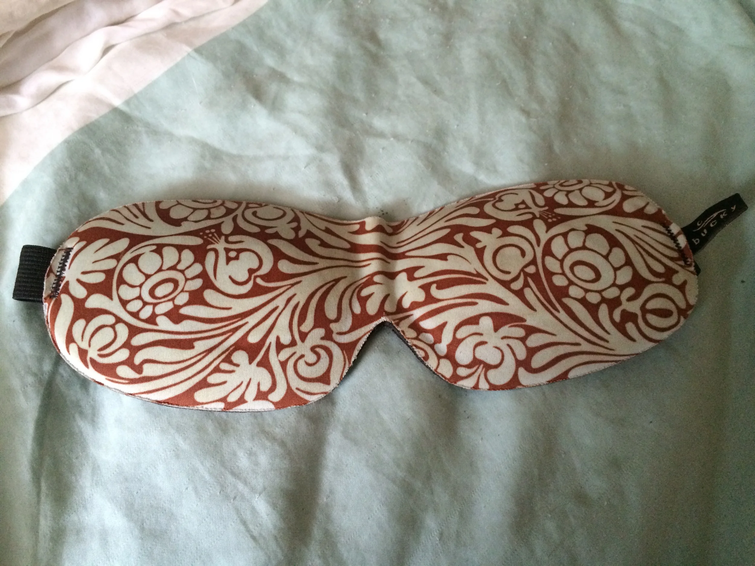 12 Don't-leave-behind Items that will keep you comfy on your next trip