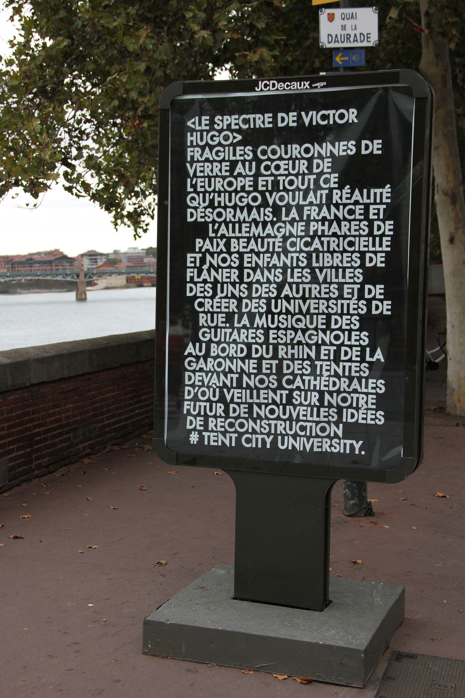 TOULOUSE-INSTALLATION-SHOT-2-FRENCH.jpg