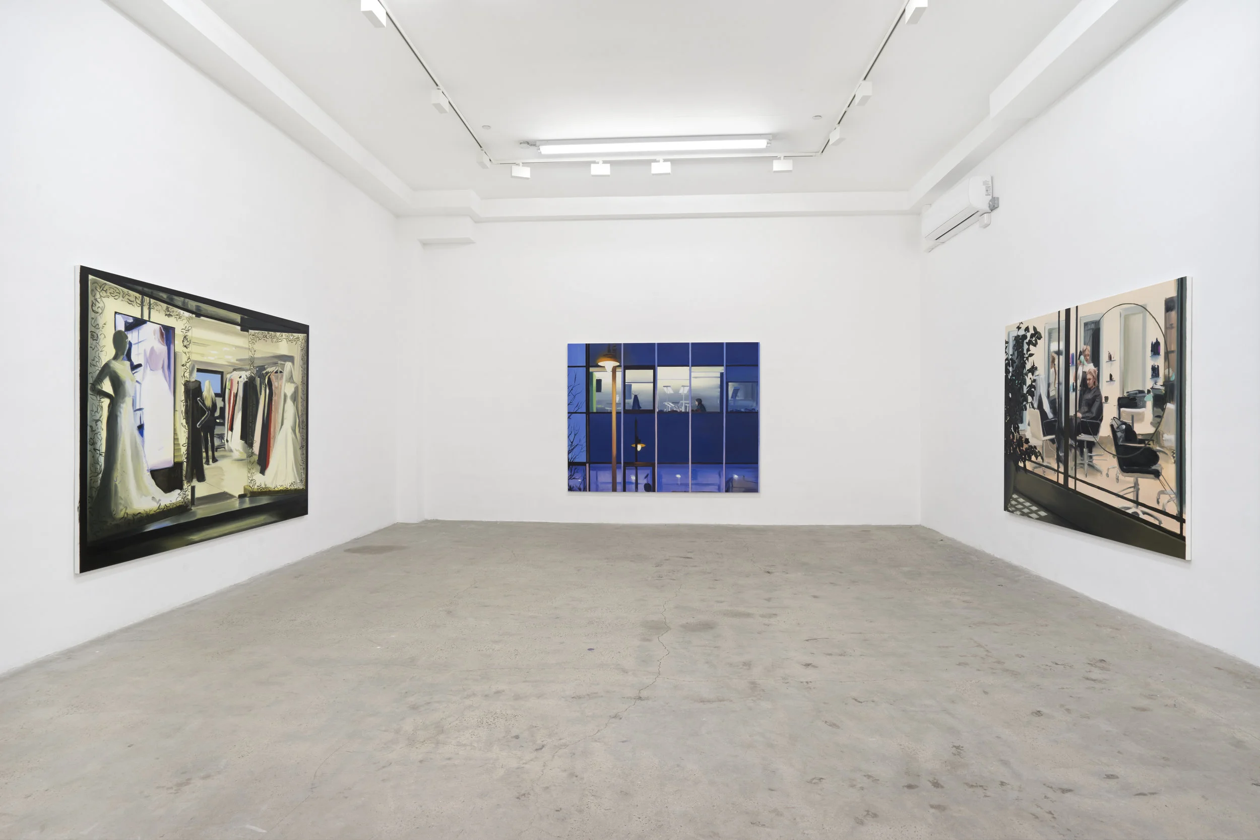 Caroline Walker, Service, GRIMM 2018, Installation View 06.jpg