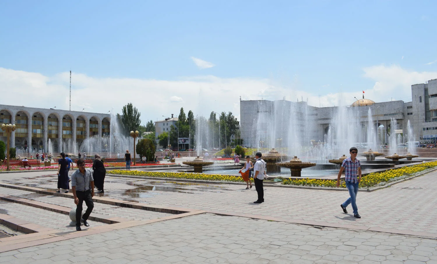 Fountains_Ala_too_Square_Bishkek_Kyrgyzstan.JPG