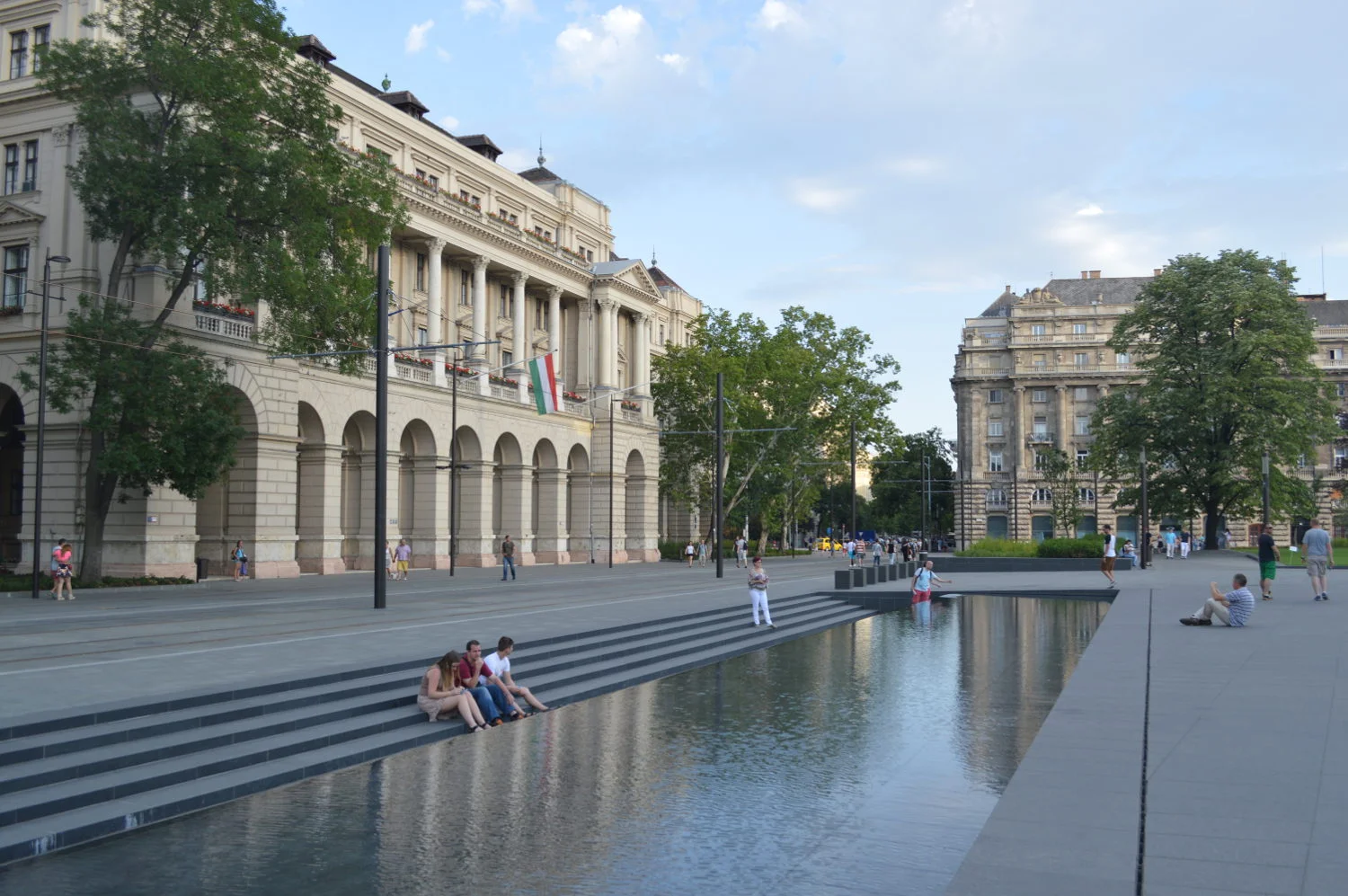 Chilling_by_the_Parliament_Budapest.JPG