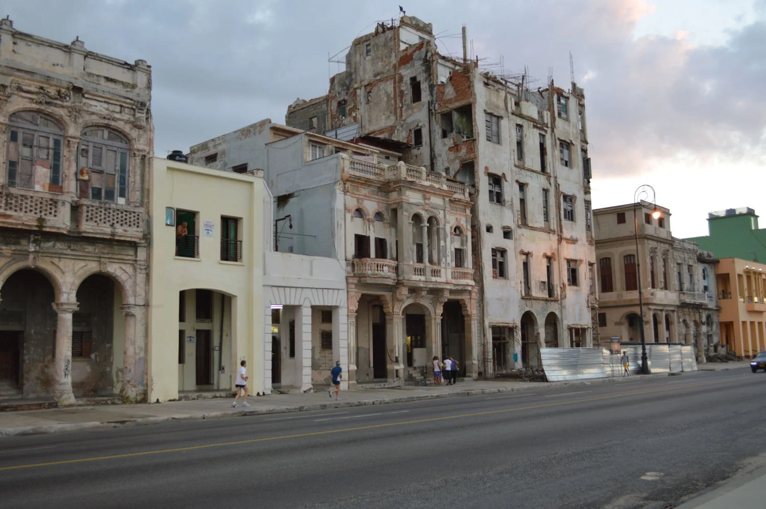 OntheMalecon_Havana.JPG