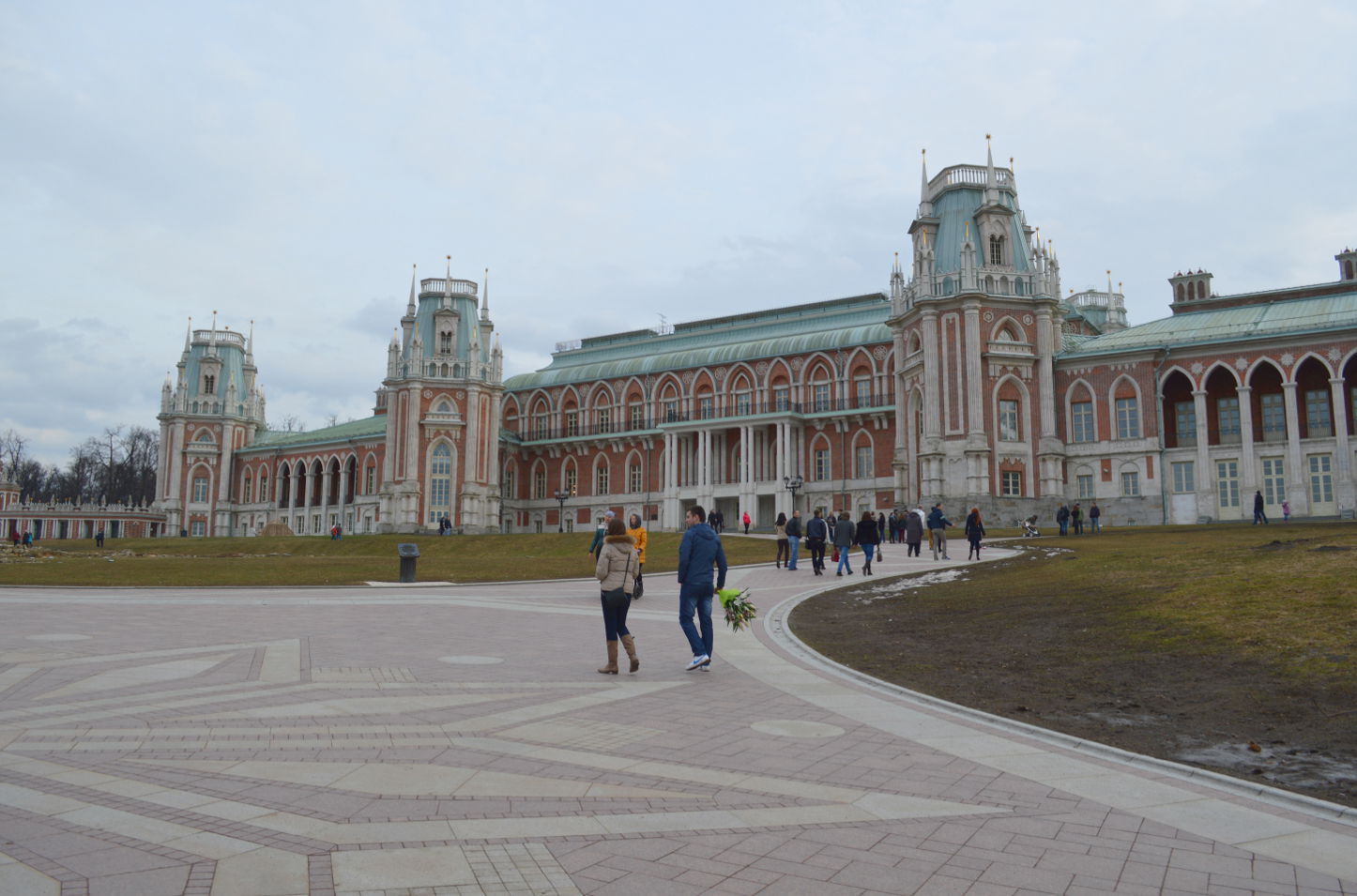 GrandPalace_Tsaritsino_Moscow.JPG