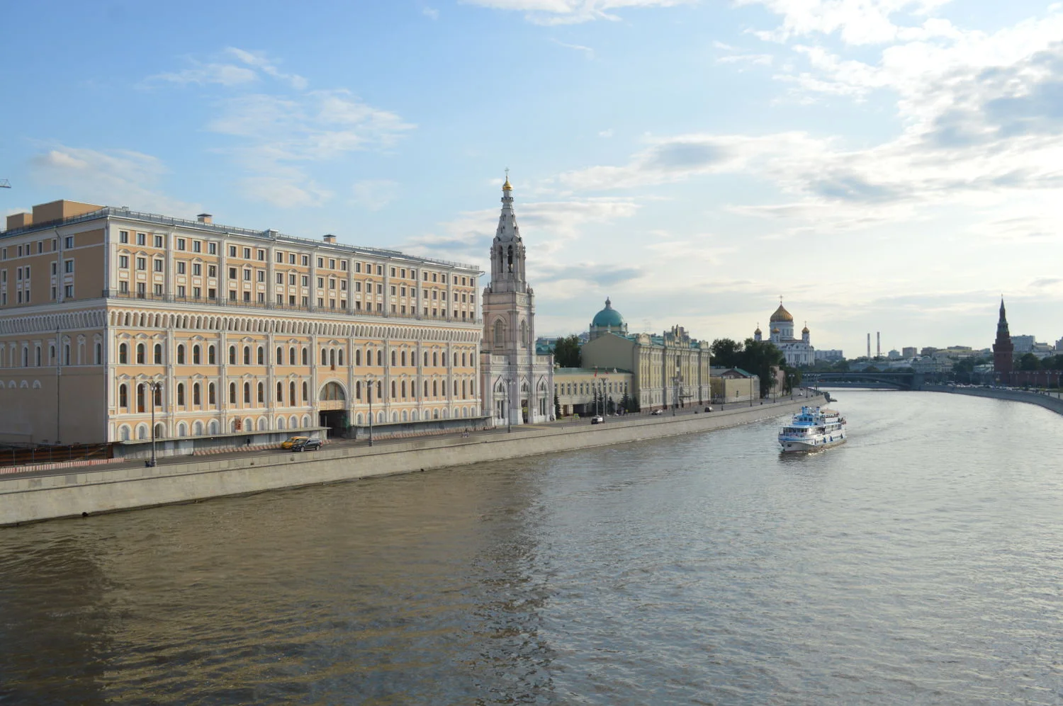 MoscowRiver_SunnyDay.JPG