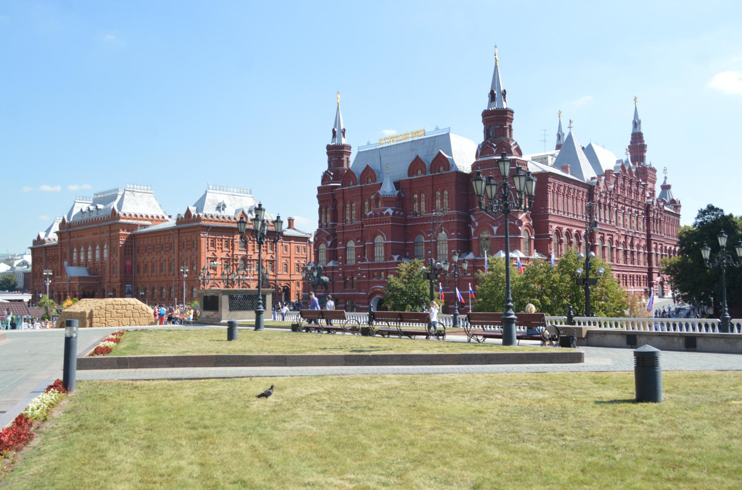 state_historical_museum_sunny_day_moscow.JPG