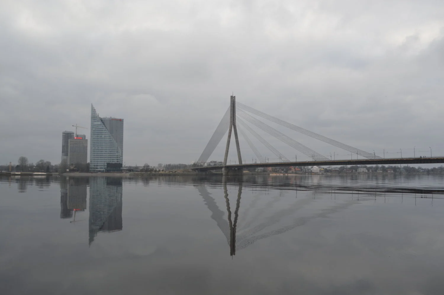 Vanšu_Bridge_Daugava river.JPG