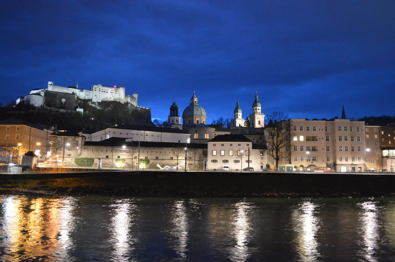 Salzburg_atNight_Austria.JPG