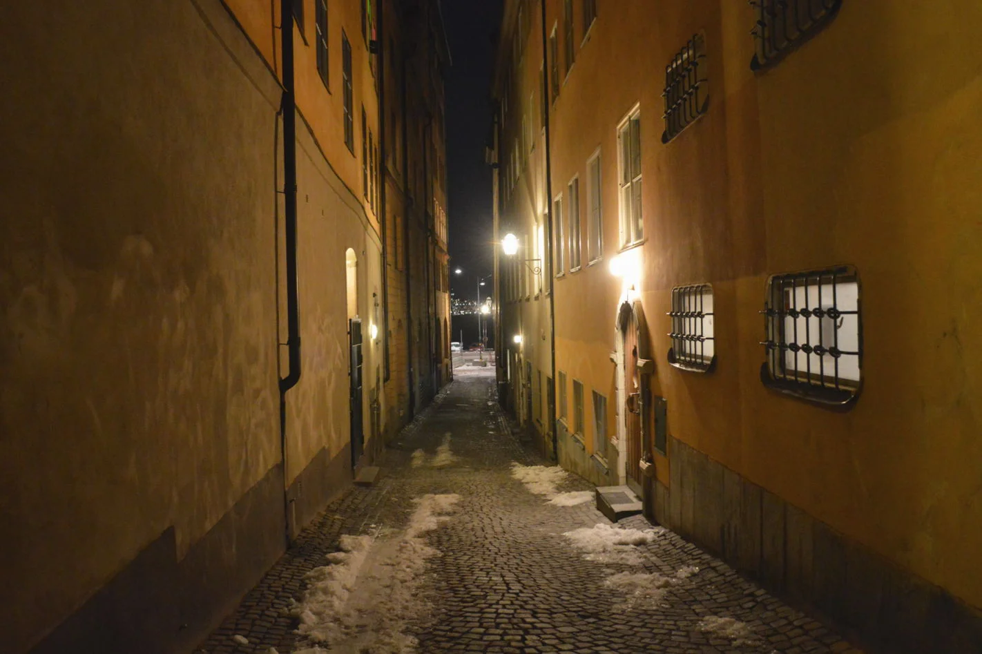 Gamla_Stan_Alleys_at_Night_Stockholm.JPG