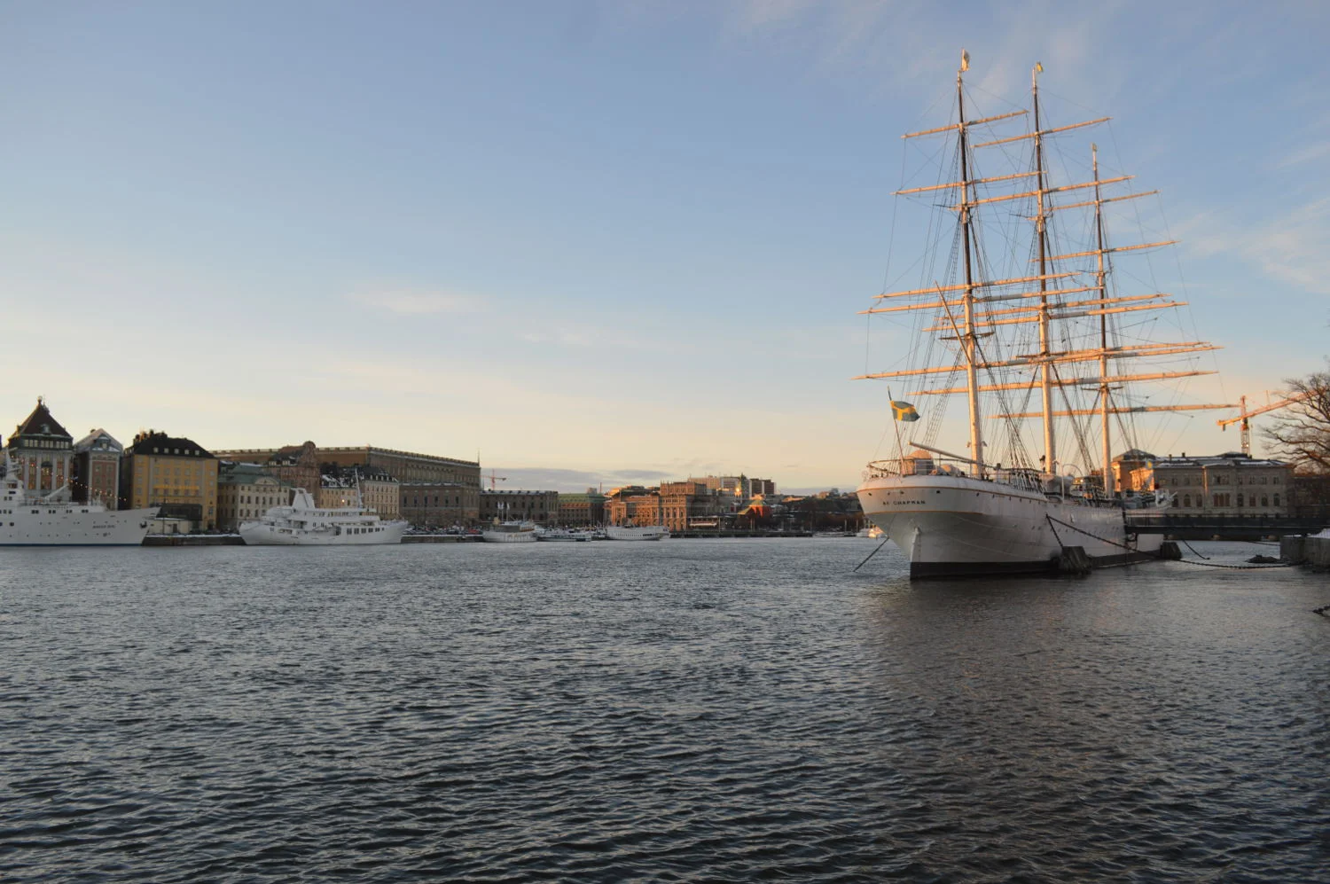 Stockholm_Harbor.JPG