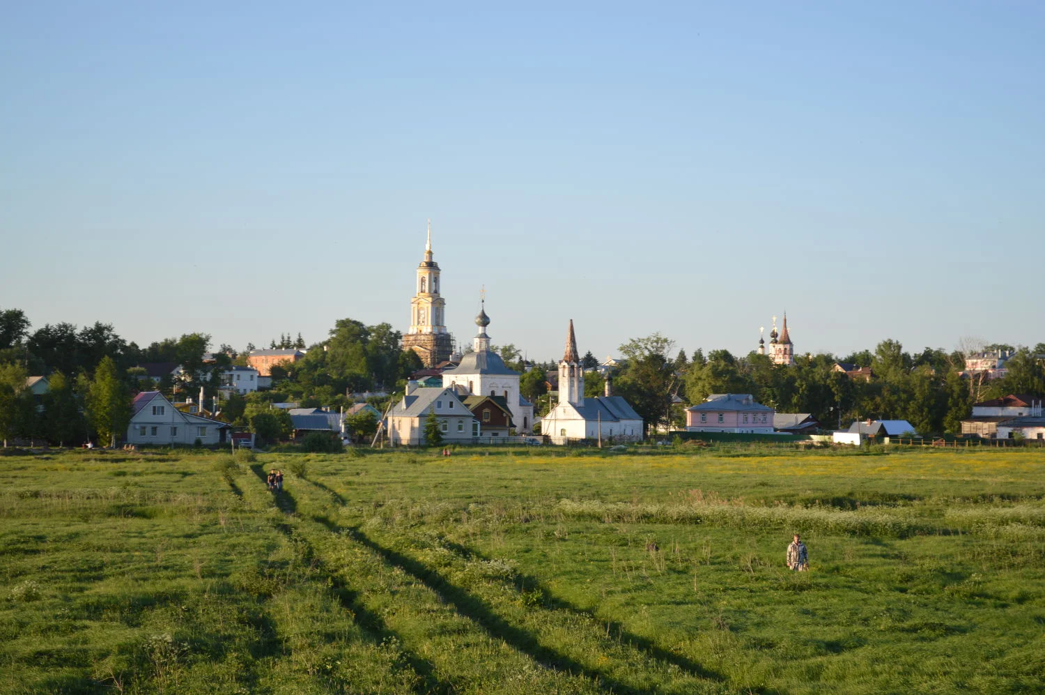 Suzdal_Across_theFields.JPG