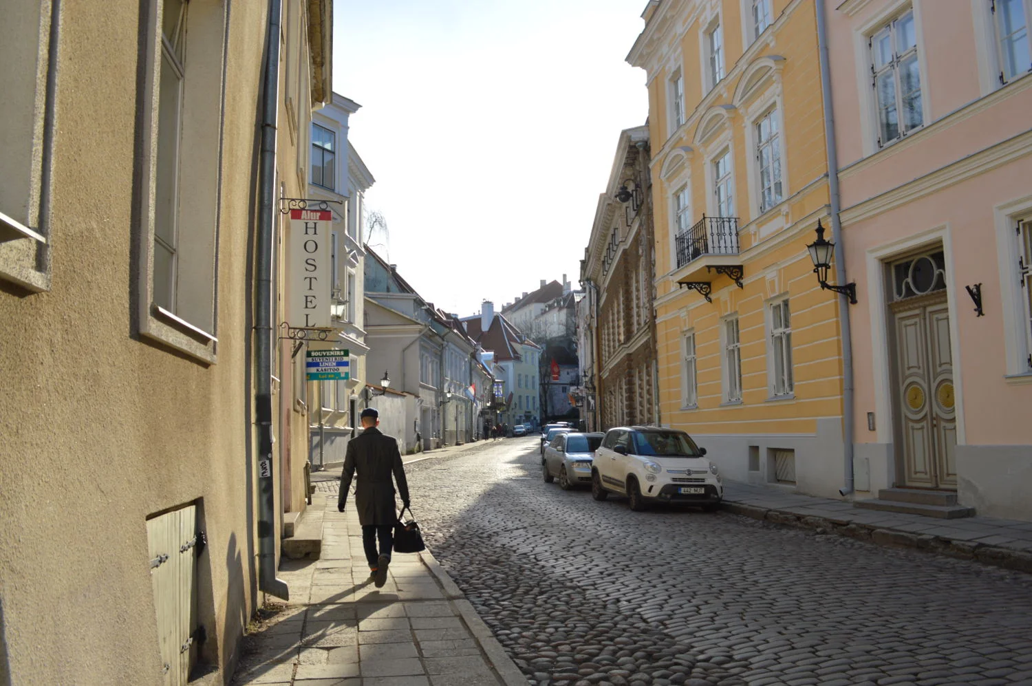 Walking_OldTown_Tallinn_Estonia.JPG