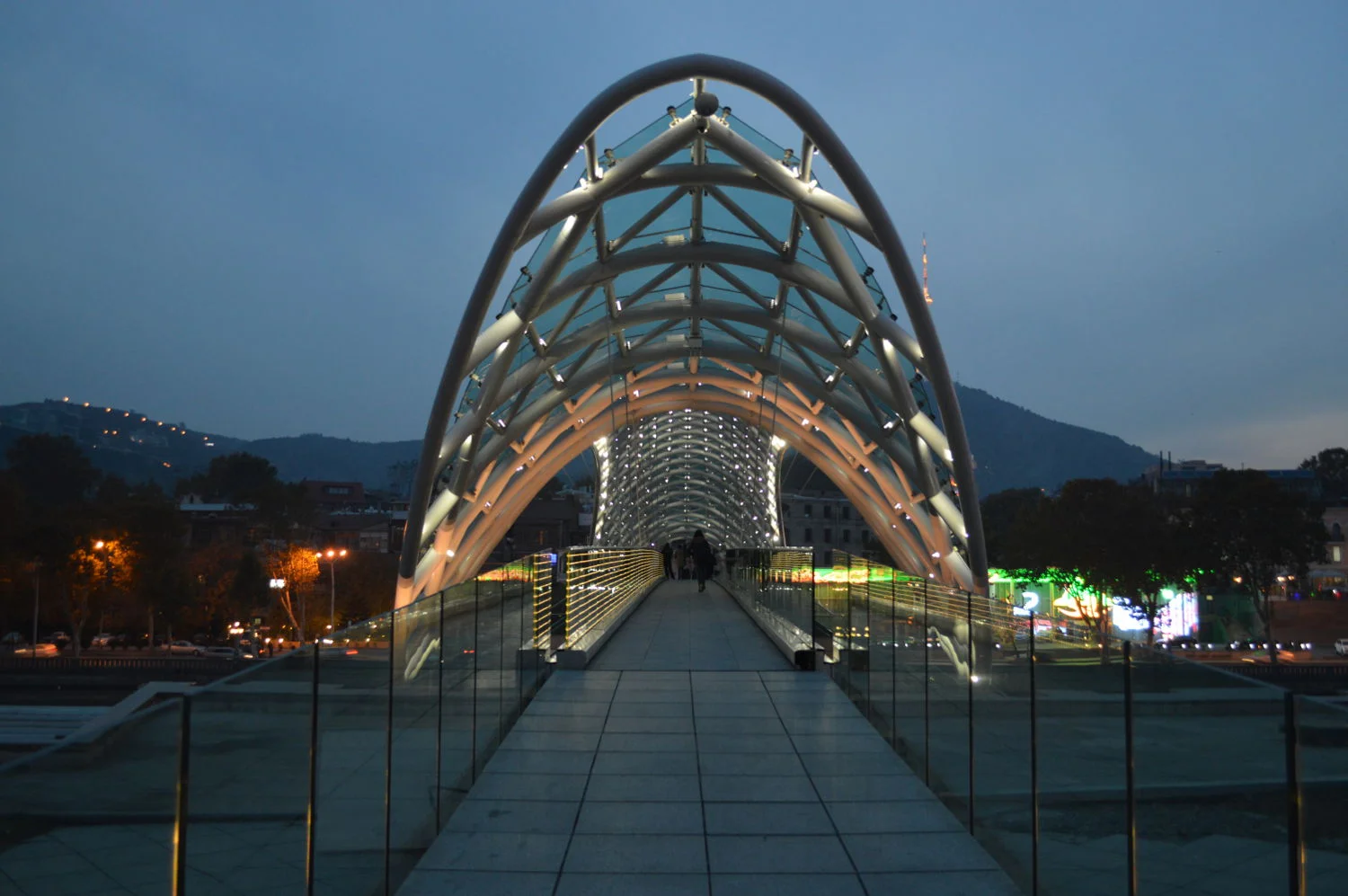 Bridge_of_Peace_Tbilisi.JPG