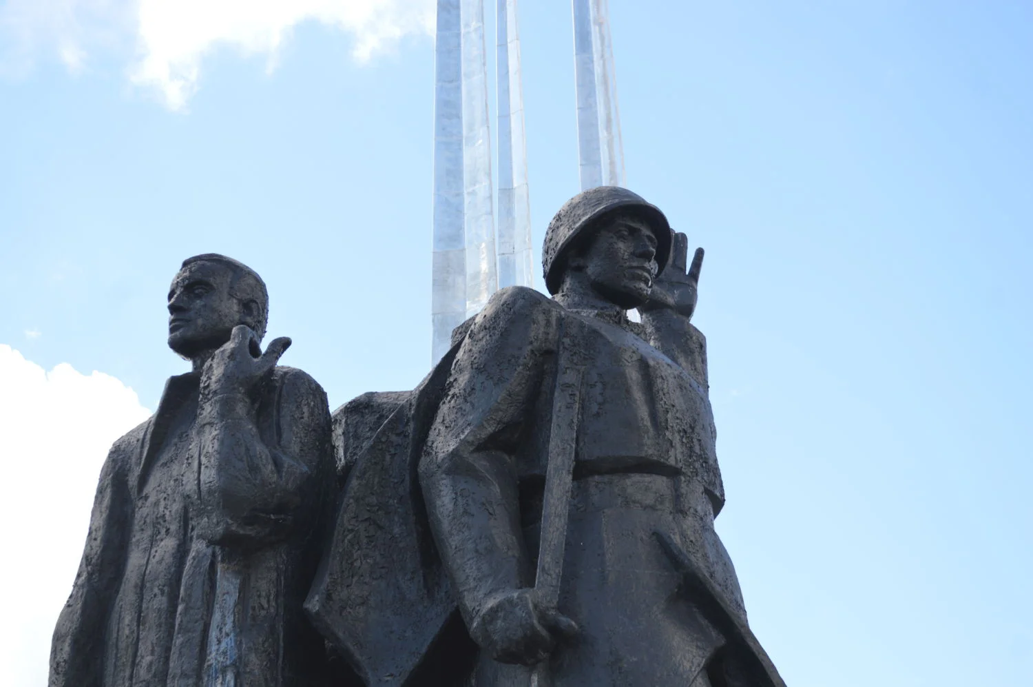 Monument_to_Soldiers_WorldWarII_Tula.JPG
