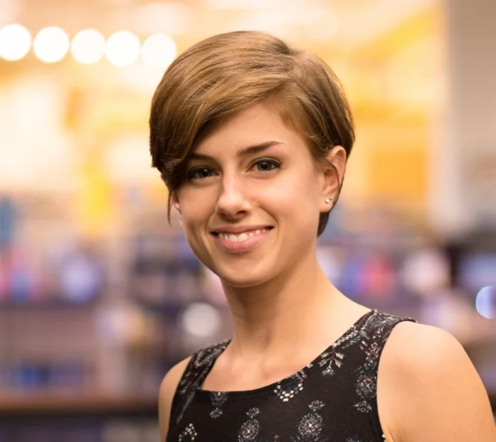 Laura-1_crop.jpg