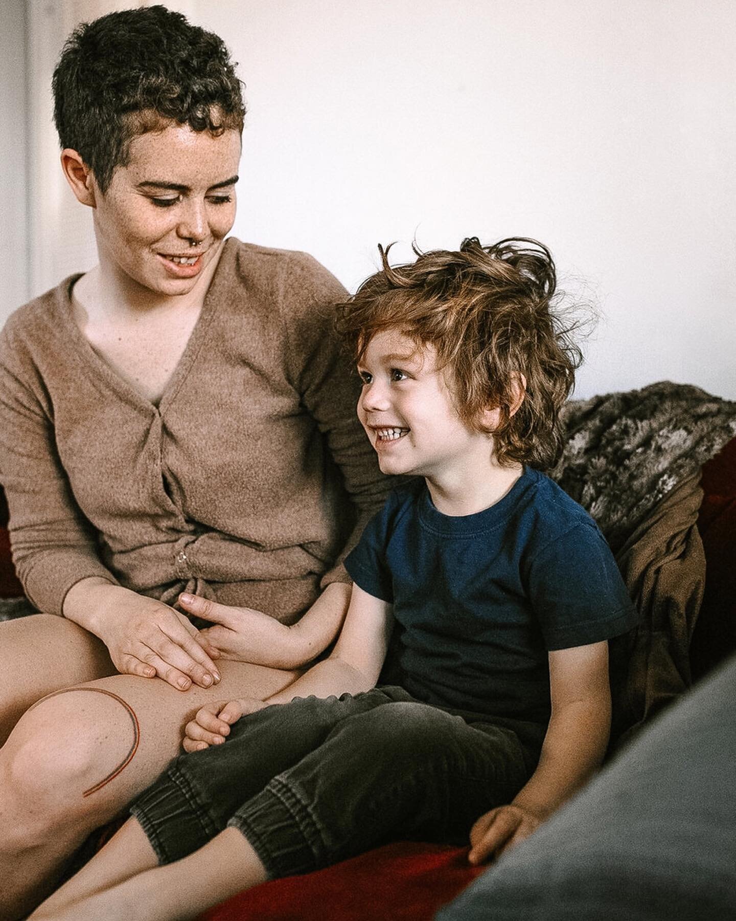 Mornings and single parenthood.
-
Her only request was to capture their morning together when Zeke woke up and the rest fell into place.
-
That space between curating the moment and letting flow take over, is what pulls me back in again and again.