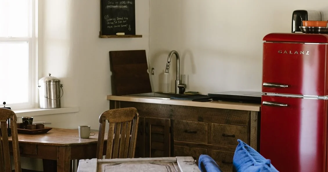 Scenes of an Airbnb in the middle of New Mexico&rsquo;s rolling hills. The light hit different out there.
.
.
.
.
.
.
.
.
.
.
.
#travelphotos #southweststyle #travelphotographer #documentarystyle #newmexico #interiors #interiorphotography