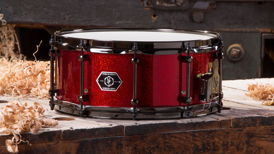 Horizon 6 x 14 Red Sparkle With Black Chrome Hardware