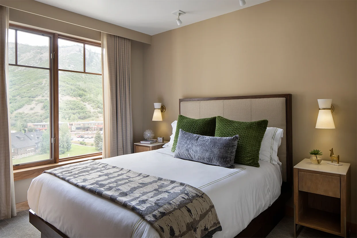 633-Bedroom 1.jpg