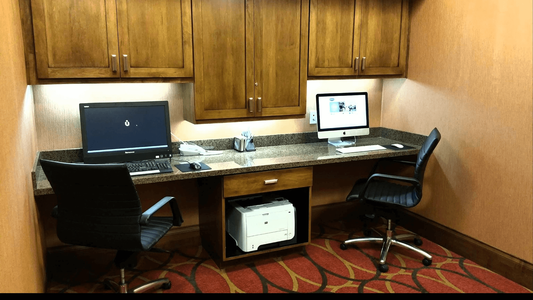  Hampton Inn and Suites Salinas computer room interior 