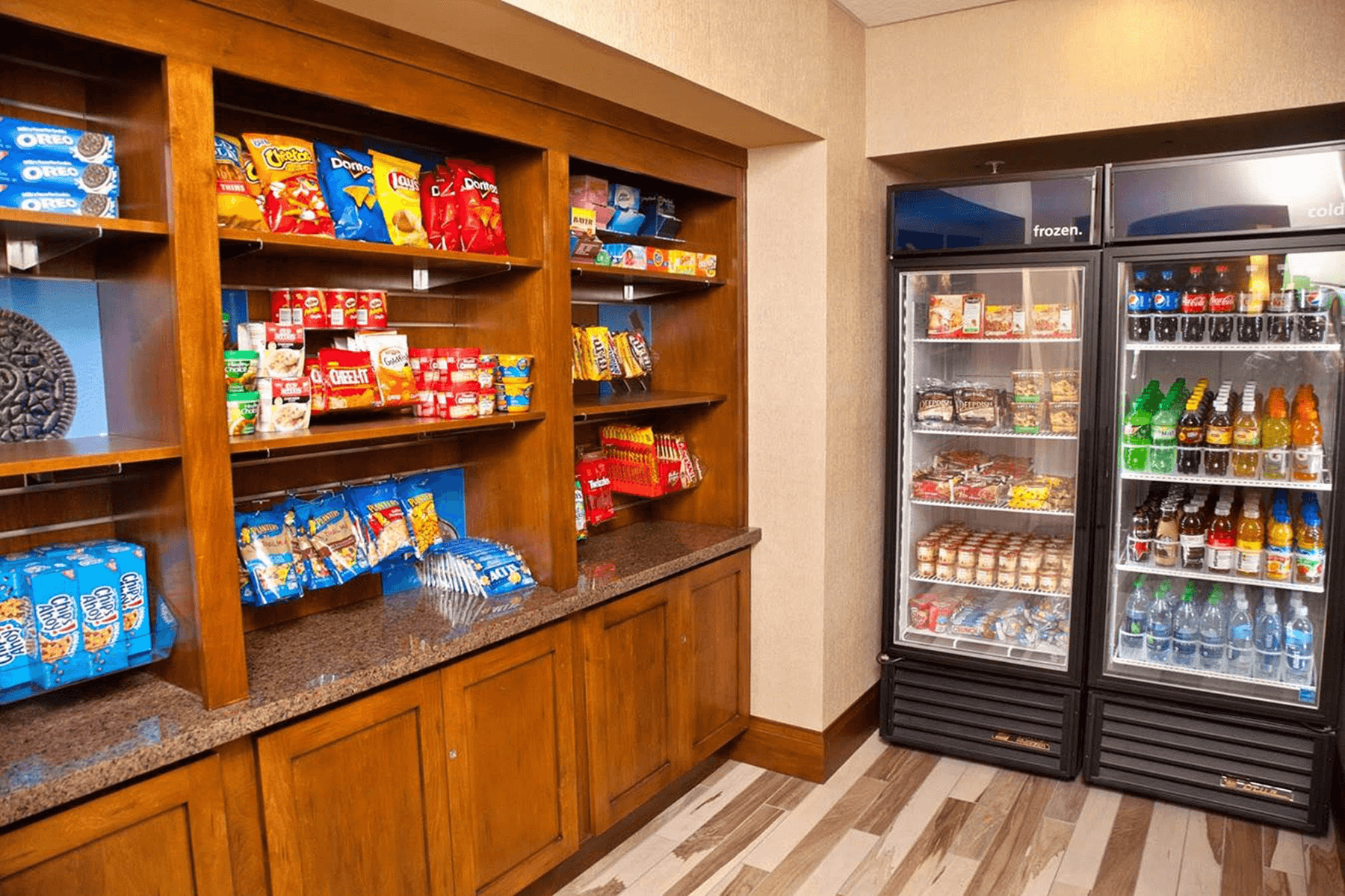  Hampton Inn and Suites Salinas convenience store interior 