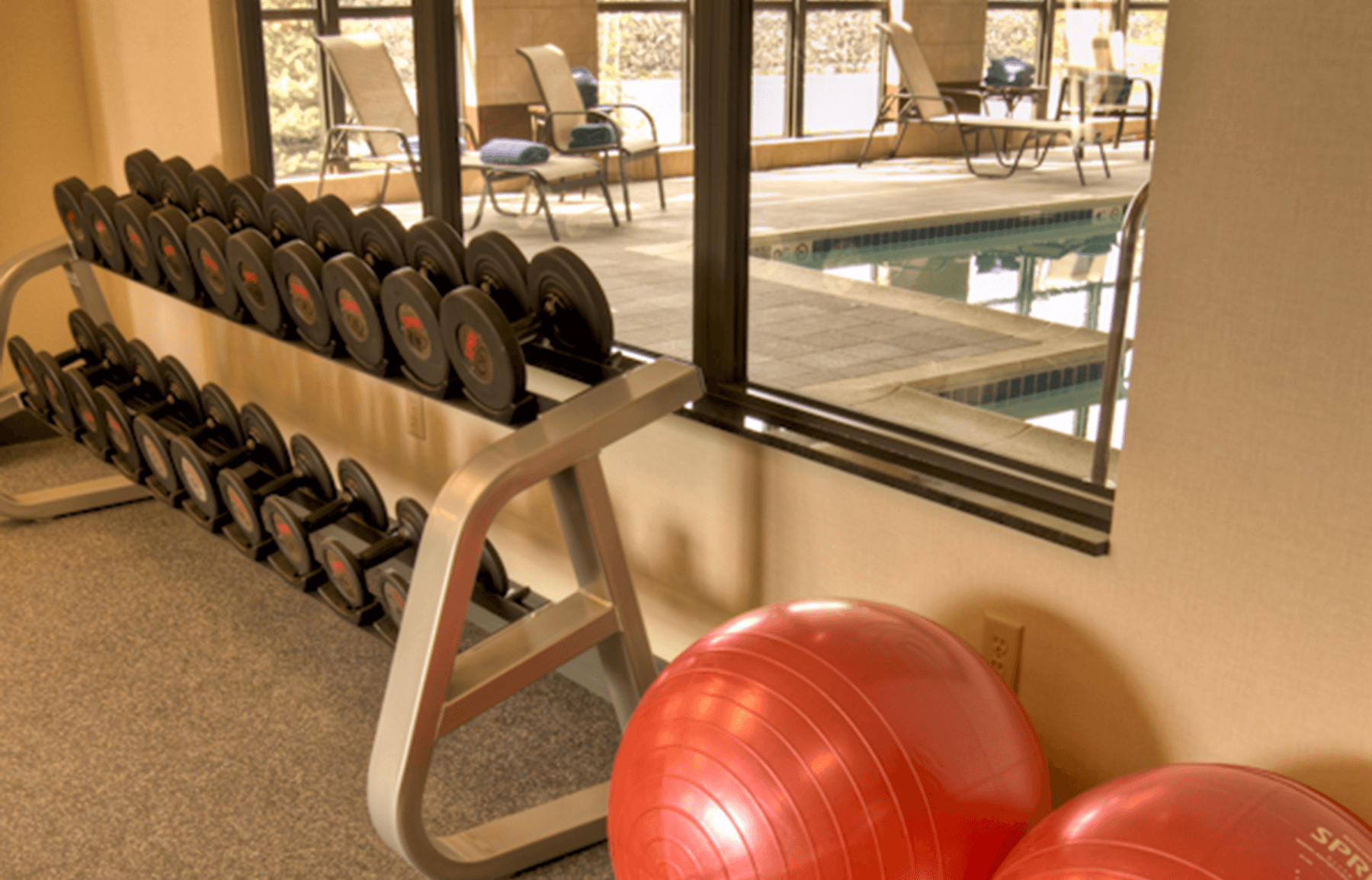  Hampton Inn and Suites Spokane fitness room weights and exercise balls 