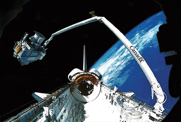 canadarm_wiki_commons.jpg