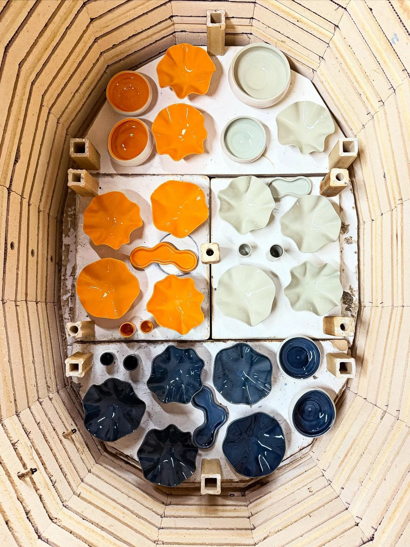 Glaze kiln unloading. Things are looking good despite some technical issues with the fire #kiln #glazefiring #ceramics #pottery #art