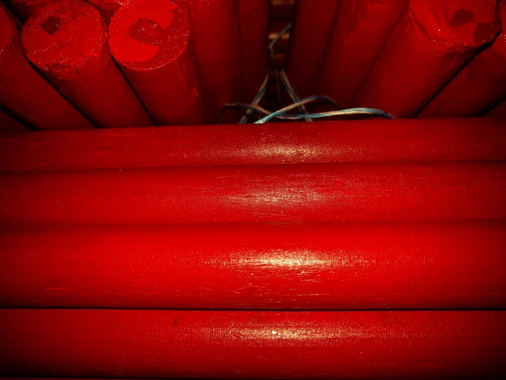 red pine handles 16x42.jpg