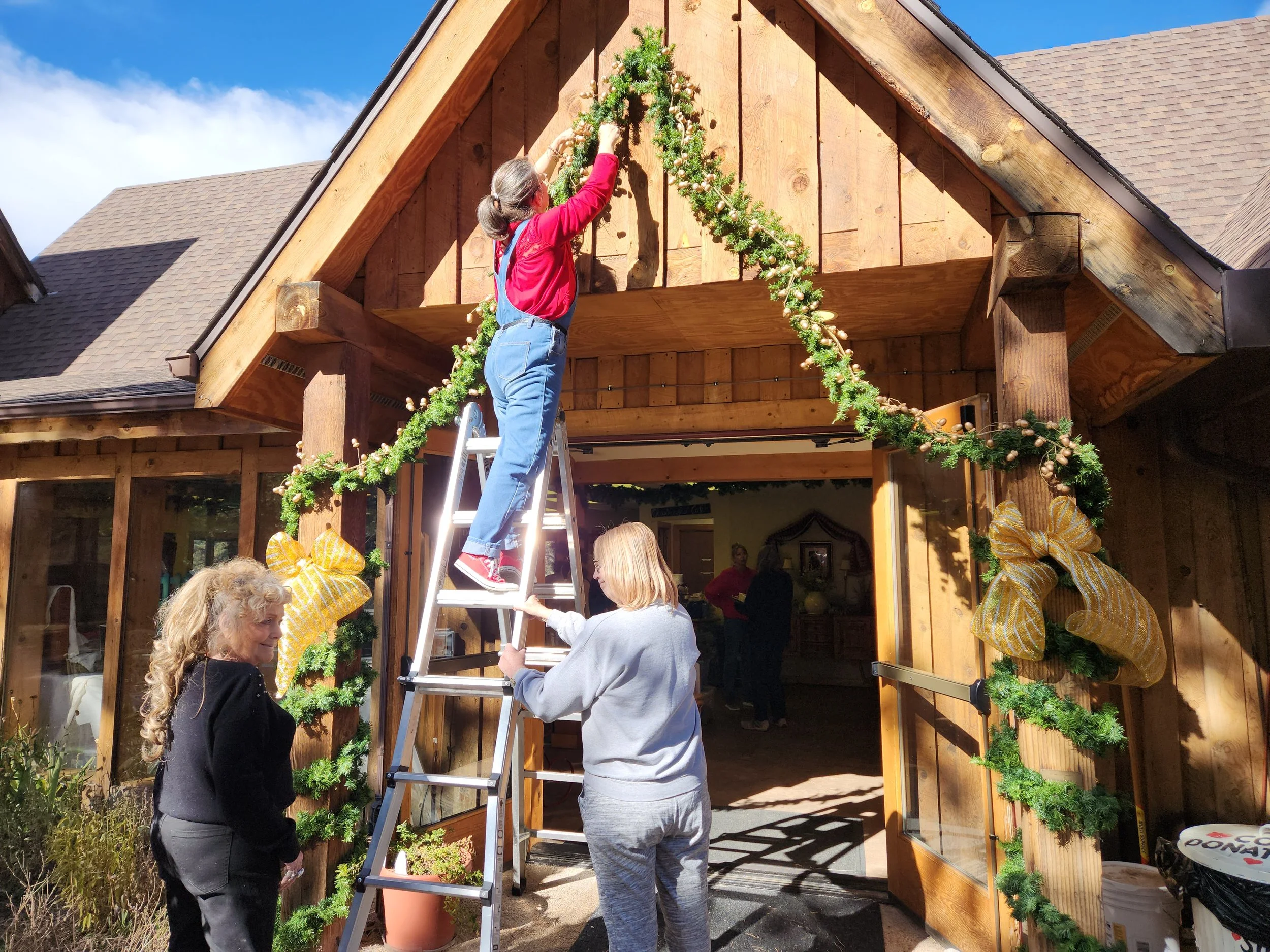 Decorating for Christmas Cafe
