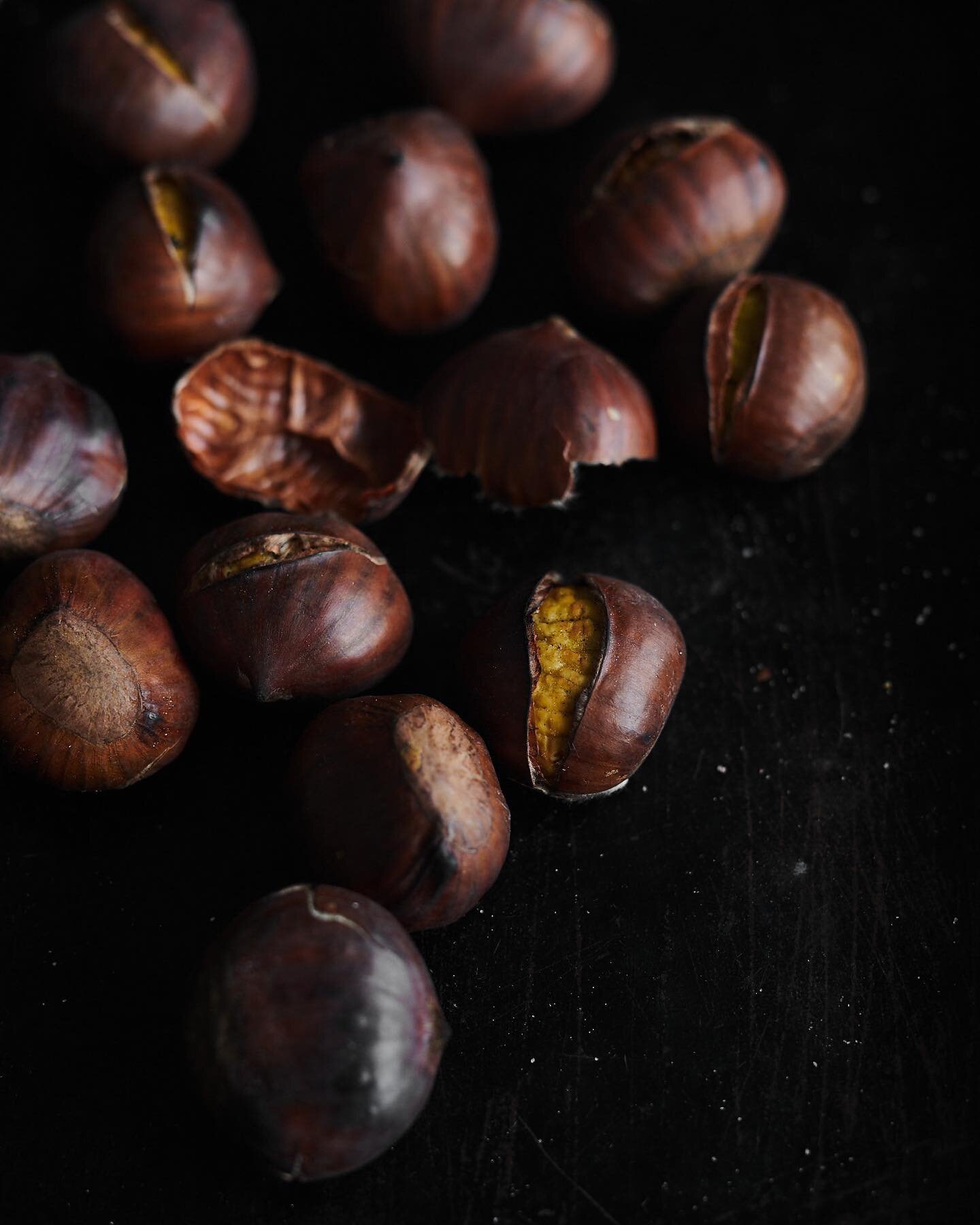 One of the best things about winter - chestnuts!! I love them hot straight out of the shell but saved some of these to top my cauliflower + blue cheese soup. Yum!