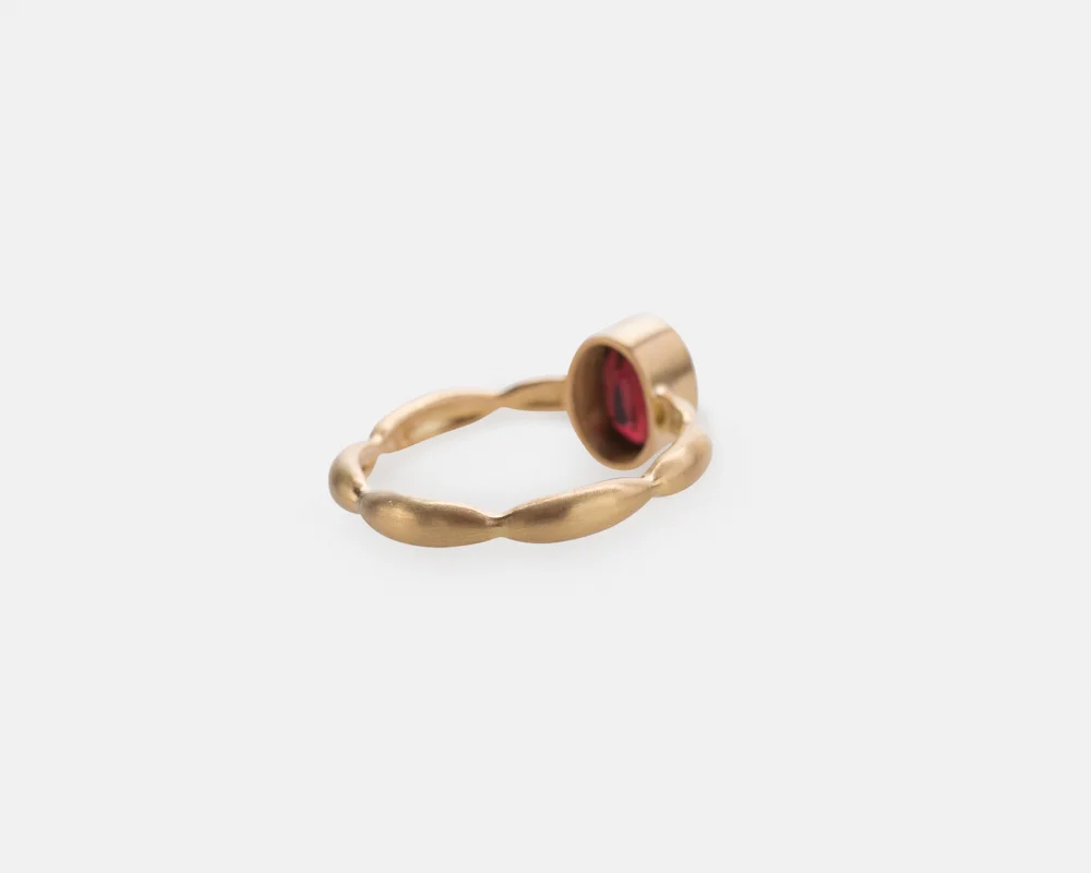 Oval Faceted Garnet Beaded Band Ring_8.jpg