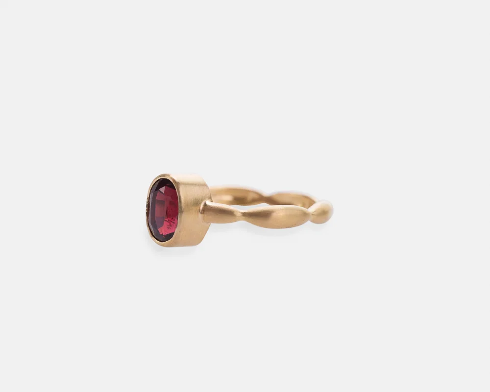 Oval Faceted Garnet Beaded Band Ring_6.jpg