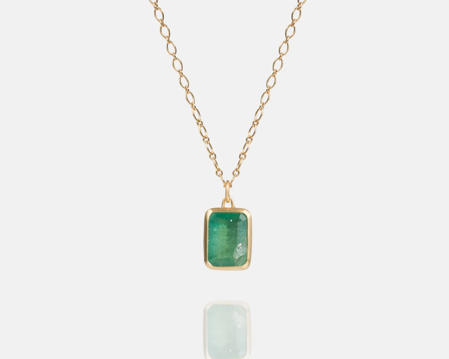 Emerald Gold Backed Pendant-005_line_sheet.jpg