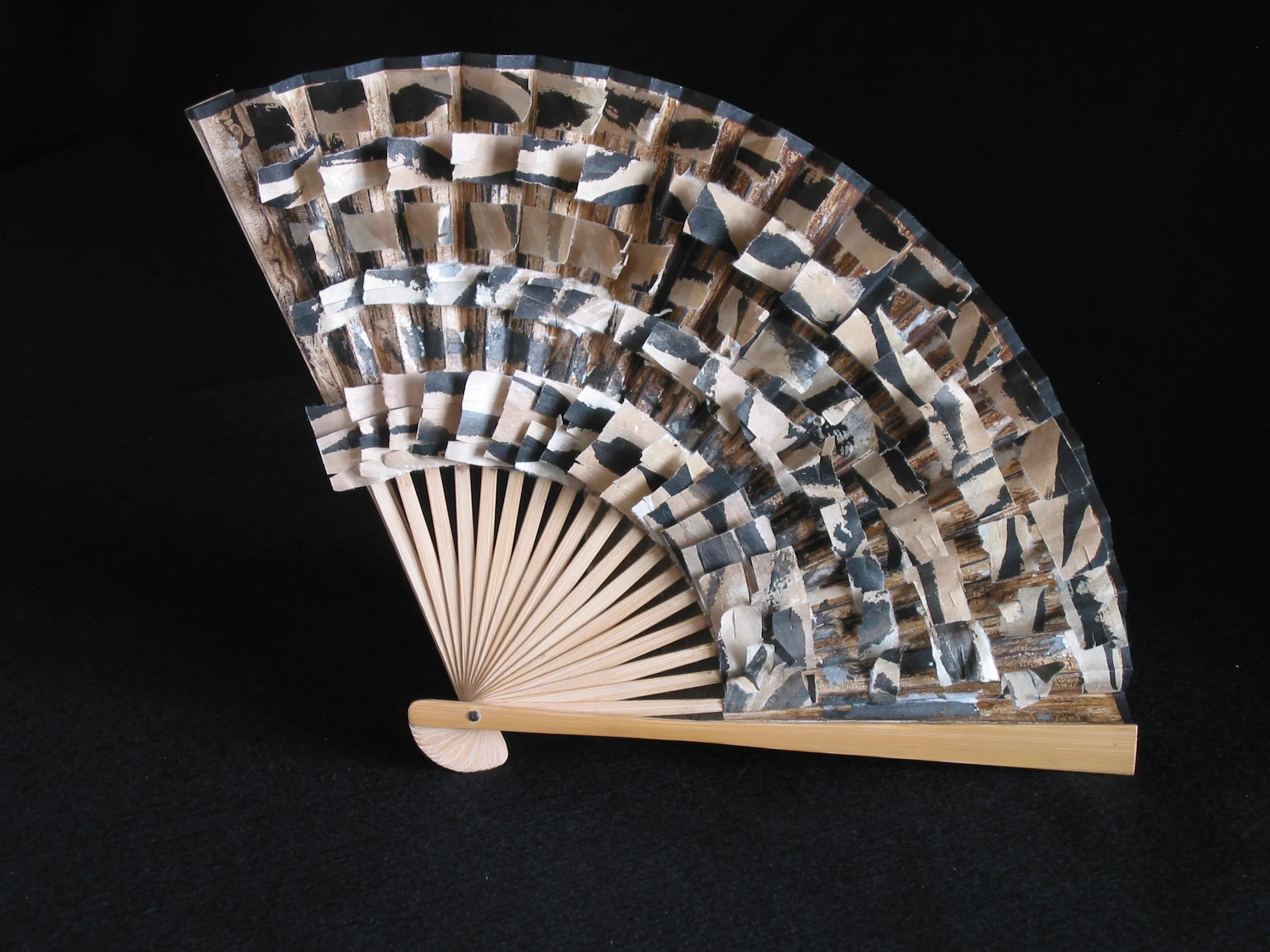 sumi fan.jpg