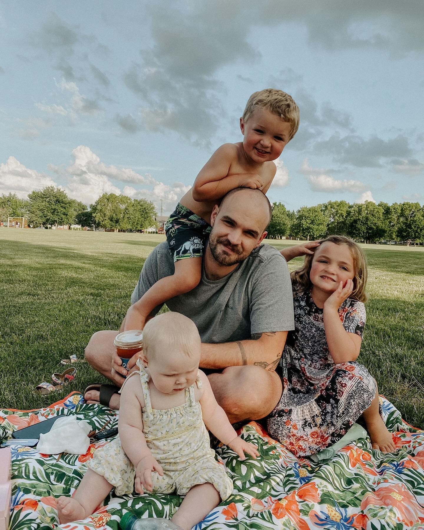 just a papa and his cubbies.