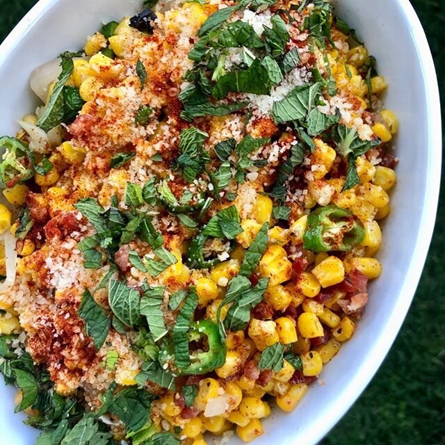 Street Corn Salad is the perfect side dish to accompany your grilled tri tip or tacos this Memorial Day weekend. This recipe is short on ingredients but full of flavor! Link to recipe in bio.💛