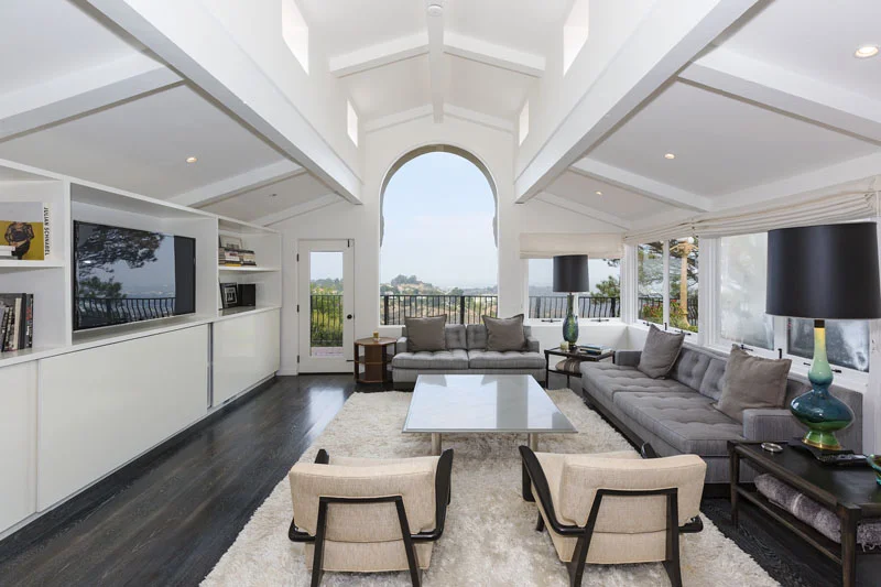 FamilyRoom.jpg