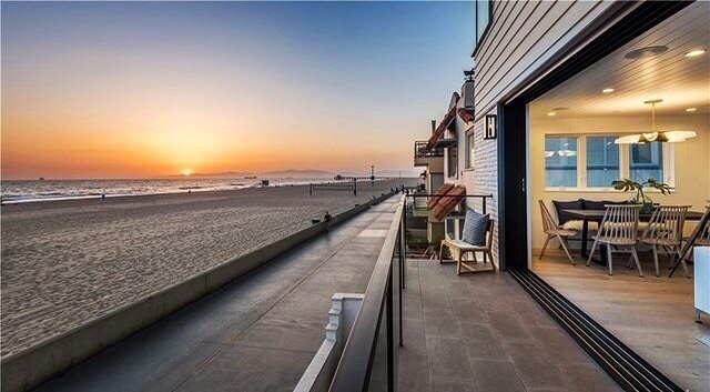 If you love the Bird Streets or Trousdale, then how could you resist a great beach house with the same vibe?⁠
⁠
More accessible and more affordable than Malibu, Manhattan and Hermosa Beach also have the surf community, A-listers, laid back and colorf