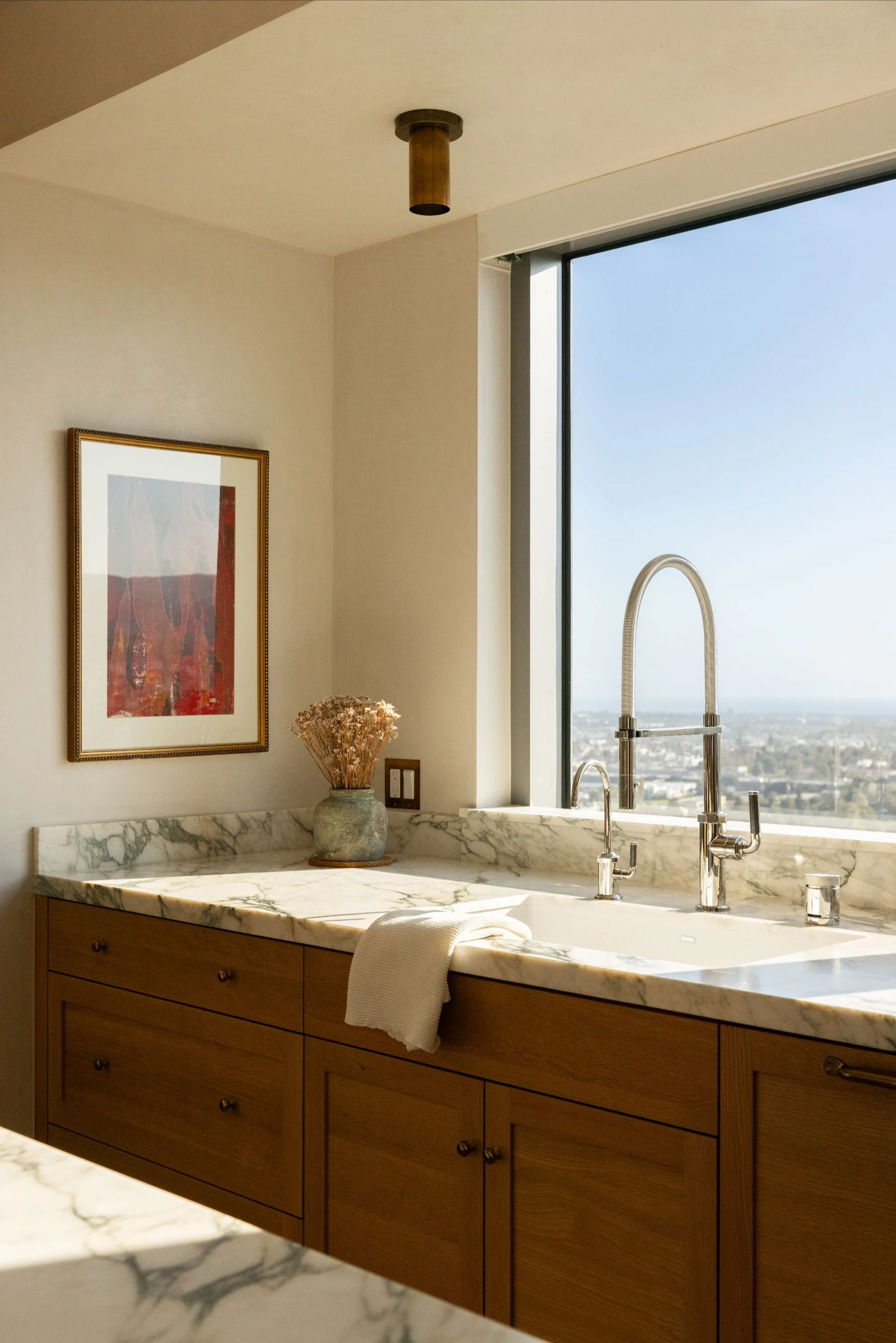 05 - 10800 Wilshire Blvd - virtuallyherestudios.com-2.jpg