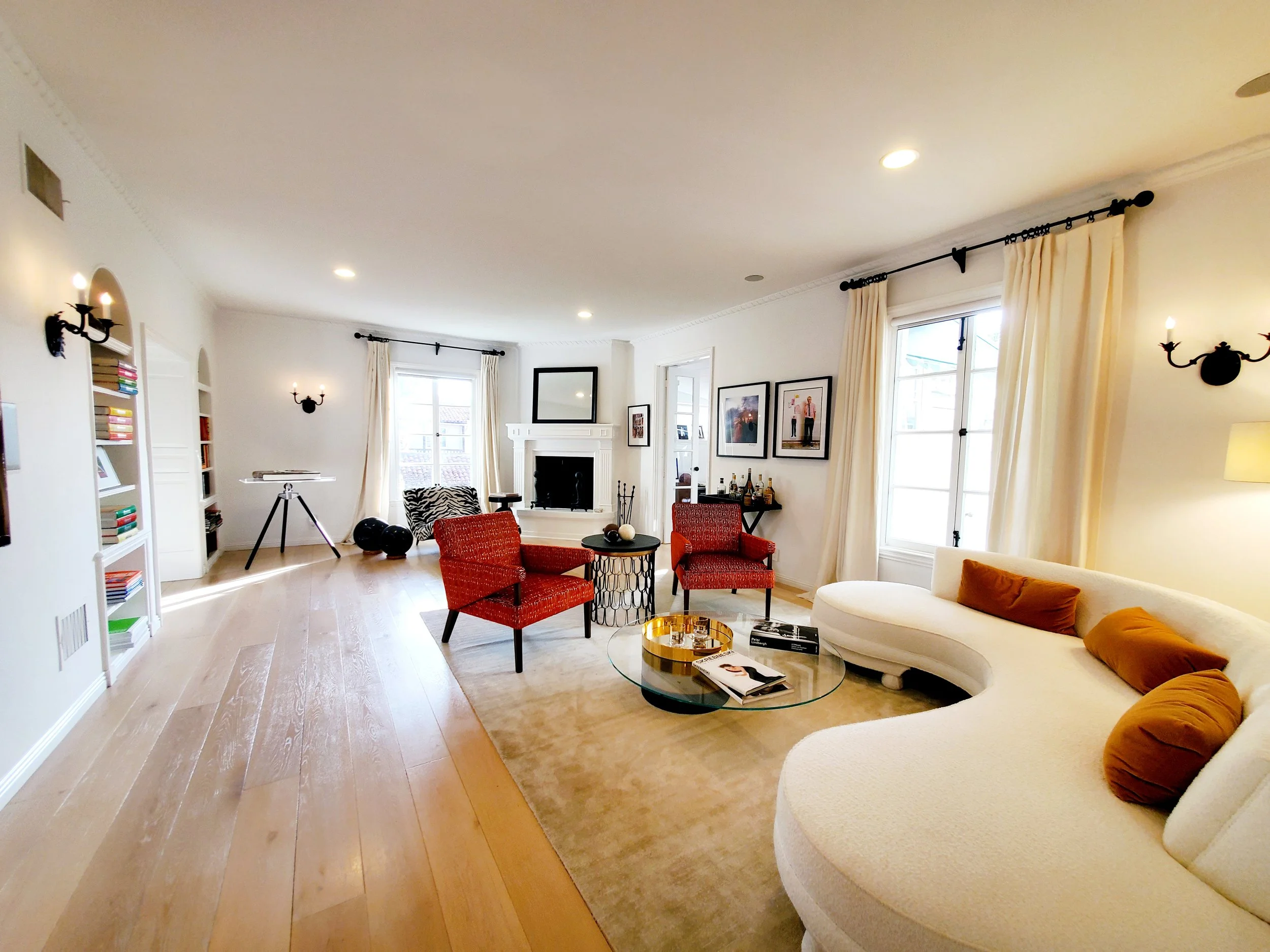 The Colonial House | No. 1E | West Hollywood