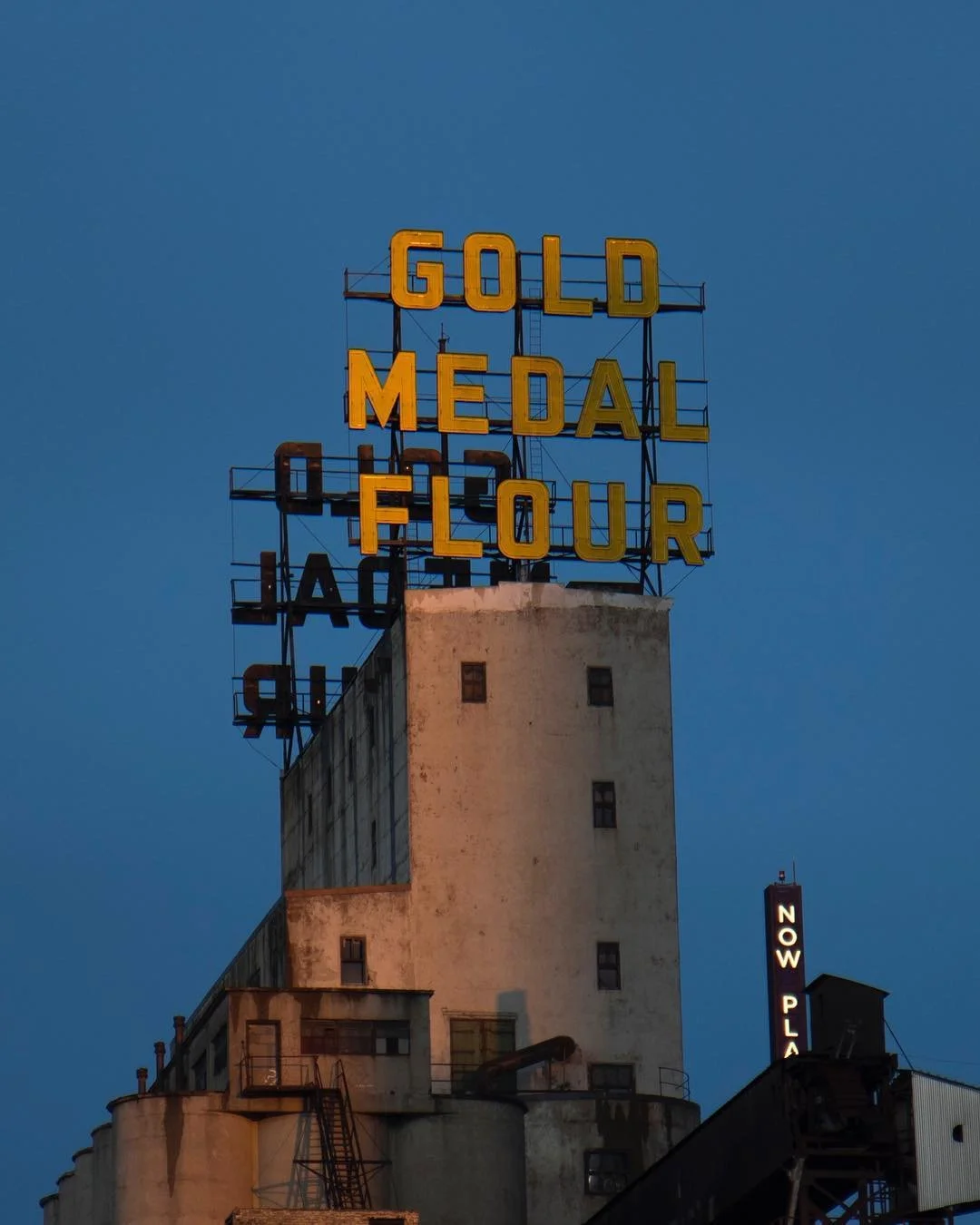 Wow! What a lovely sign! If only there were an Instagram dedicated to posting nice photos of good signs 🤔 But wait! There is! 👉 @signsofthings